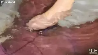 جنس لاتكس متطرف: فيتش الجلد والصفع المتبادل