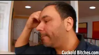 انظر إلى هذا، ها هو الوغد يأتي مع طاقمه من المتسكعون ليحطموا حفرة قذارتي