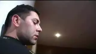 تحطيم شرجها الضيق: مشاهد جنس شرجي عنيف