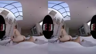 مص قضيبين رجلان يمارسان الجنس معها بقوة