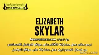 إباحية عائلية: زوجة وابنة زوجها تعبدان قضيب ساعي التوصيل الضخم