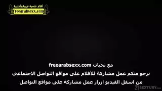 جماعي في الهواء الطلق لربة منزل خائنة مع عمال الخدمة