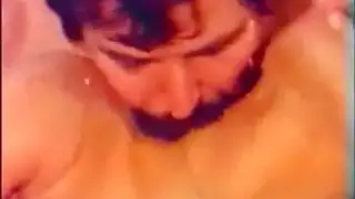 مثلية جنسية هندية صريحة: جنس قاس بين أنثيين وذكر