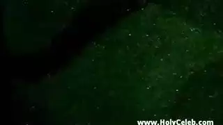 أثداء بريئة تحصل على أول معاملة إباحية