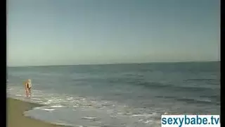 بنات جامحات في مشاهد صريحة لثلاثيات وجماع جماعي