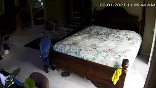 حك القضيب و هي نائمة