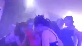 عاهرات متحولات جنسياً تُضرب بقضبان صلبة