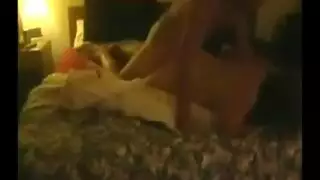 شريط أفلام إباحية كلاسيكي لسيدة مثيرة: كشف حركة جنسية ساخنة في السيارة