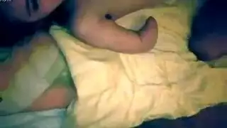 فتاة عربية بقناع سجين تختنق بقضيب صلب ضخم في الحبس