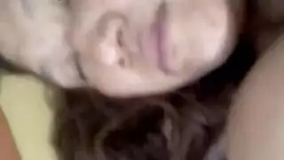 طالبات مثيرات تشاركان عضو ذكري في علاقة ثلاثية ساخنة بالمسبح