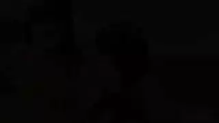 ثلاثي مثلي إكس إكس إكس: أثداء ومؤخرة ومقص قاسي