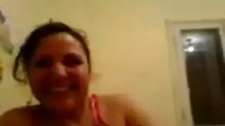 لبؤ مصري تتنك من خلف لبؤة نار