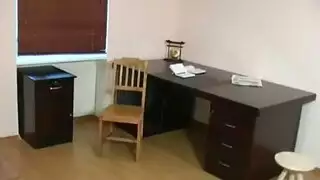 ينيكها ويفتح رجليها بي قواء