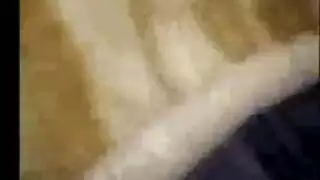 مراهق يطبق ما رأه من سكس علي حبيبته