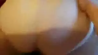 لا خجل هنا: هواة المملكة المتحدة يمصون القضيب ويمارسون الجنس في إكس إكس إكس