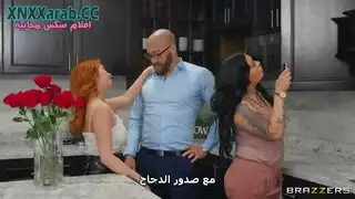 ضيفة نجم تأخذ ديلدو مزدوج في سحاق جنسي