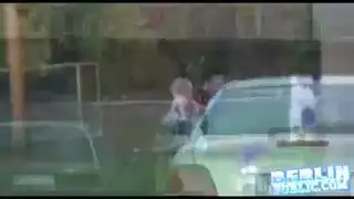 فتاة ألمانية ساخنة تكسب مكانها لتركب قضيبًا ضخمًا صلبًا
