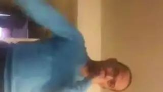 طراز كوغار الألماني قوي مارس الجنس في الحمام