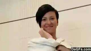 مارس العادة السرية في الحمام لأول مرة