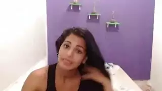 الفتاة المتمردة تأخذ زبه في شريط جنسي خاص