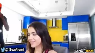 سكس عقاب الاب لبنته ومراته