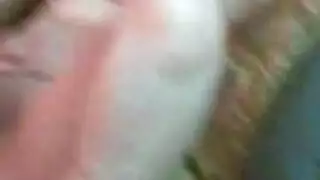 حركة بلع عميق لمحجبة على قضيب إباحي عاري