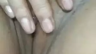 زب وحشي يمارس الجنس بقوة وعمق في فرجها المبلل