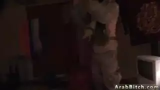 سكرتيرة قانونية؟ لا، إنها تمارس الجنس على المكتب