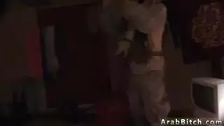 ليالي عربية: إدخال الإصبع في فتحة شرجها المتسعة