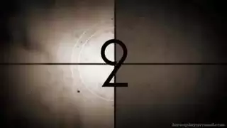 لارا مرتدية اللاتكس تأخذ عدة أجهزة ذكرية
