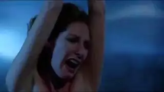 ضرب عنيف للحلق حتى تختنق بعموده