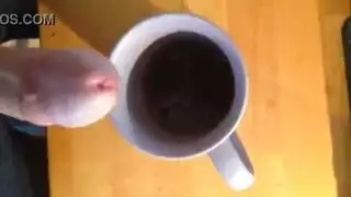 رجل ساذج يحصل على مفاجأة جنسية ثلاثية مع ربة منزل شهوانية