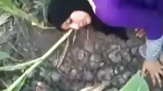 مشهد خارجي إكس إكس إكس: مصرية محجبة تأخذ كل شيء