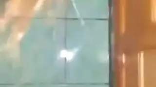 أرابي رقصة صديق ب دمية حمراء