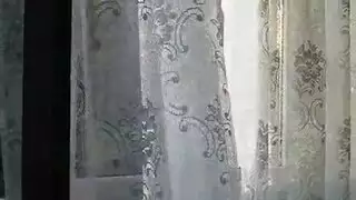 تمتص عضوه جلسة مص صاخبة مع أنين