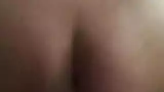 هوكر طويلة من هولندا تمارس الجنس أمام الكاميرا
