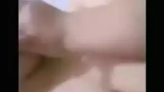 شرموطه مصريه بتلعب فى كسها على برنامج ميت