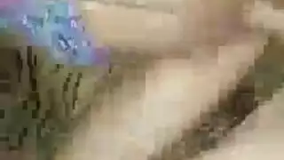 زوجة سمراء مثيرة تنكح بقوة في المكتب