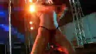 سكس خلفي مؤخرات كبيرة بيضاء جميلة مع اسود