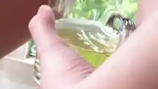 إباحية مرحاض المكتب: حمام ذهبي بعد جلسة شرجية