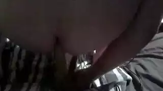 الاخت والاخر على بعض من ورا بس ما بيزقوش بيحسسوا عليه بس عربي مصري