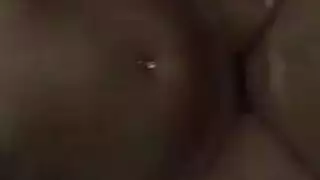 هي وصديقها في الغابة