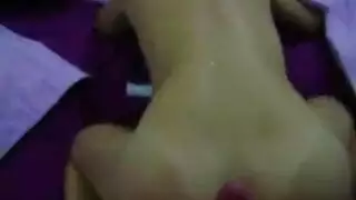 الكلبة الملكية في شبقها مع كلبها