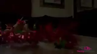سويدس تلعب بقذارة على xnxx
