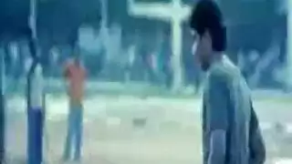 أيادٍ سوداء كبيرة تفتح مهبلي على مصراعيه