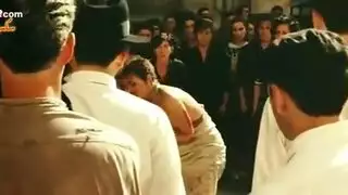 مونيكا بيلوتشي في جماع جماعي مع فتيان مراهقين جميع الفتحات مشغولة