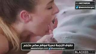 المدربة الممتلئة تستسلم لزب أسود ضخم في فعل إباحي عنيف