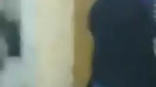 فتاة مصرية ممتلئة ترقص ثم تمارس جنس جماعي