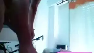 اللعب في السراويل