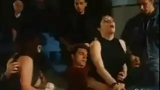 سيناريو بورن كلاسيكي: قذف داخل القاعة السينمائية